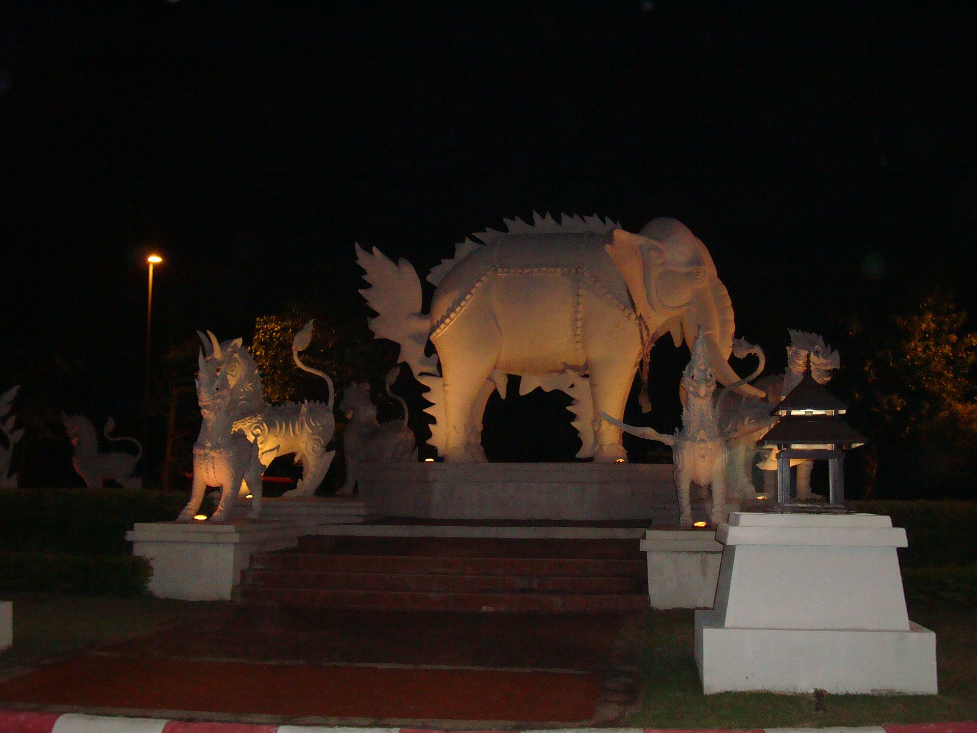 Animal statue at night safari