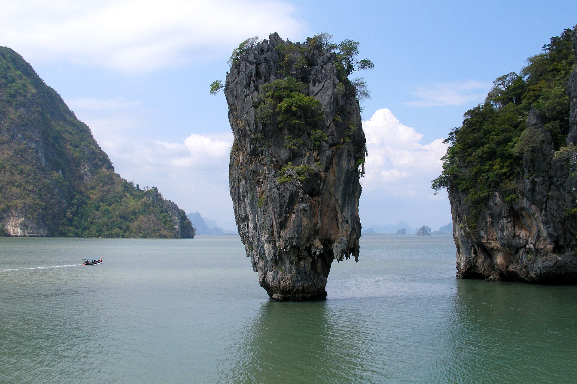 Day Trip to James Bond Island