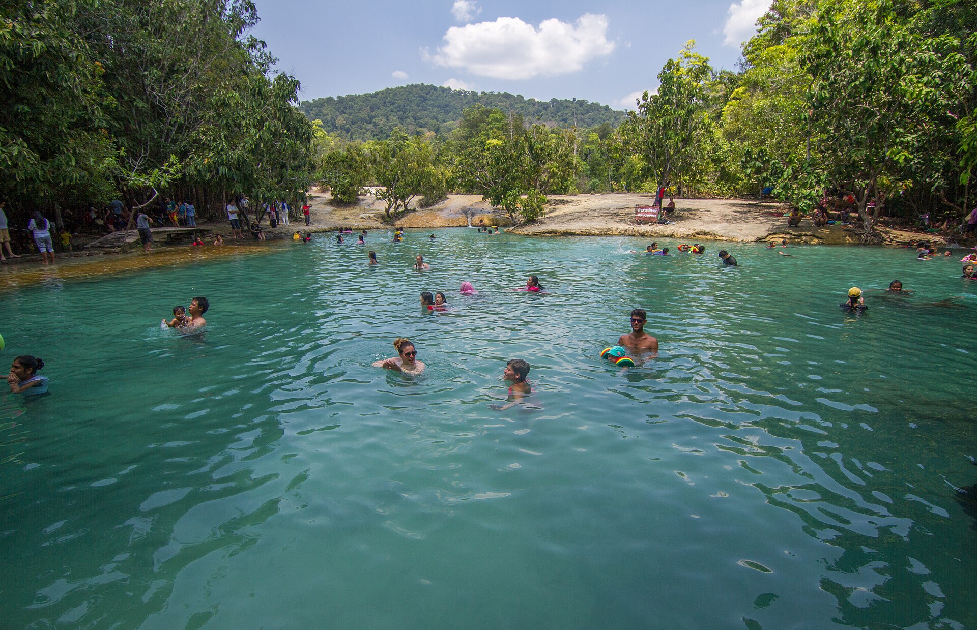 Forest path near Emerald Pool